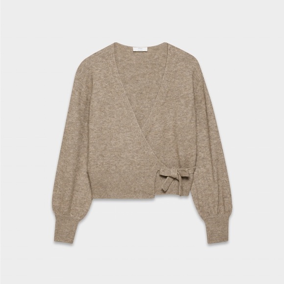 Aritzia Wilfred
SoftSpoke Cassidy Sweater - Picture 6 of 8
